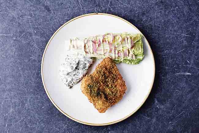 Breaded hake with tartare sauce