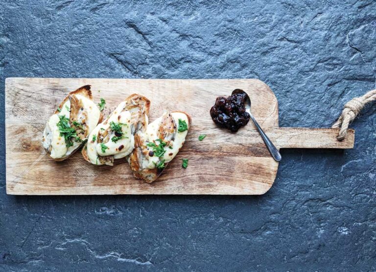 Smoked mackerel rarebit